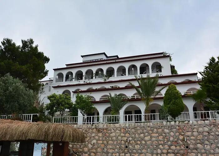 Couette-café Kalamar 3*